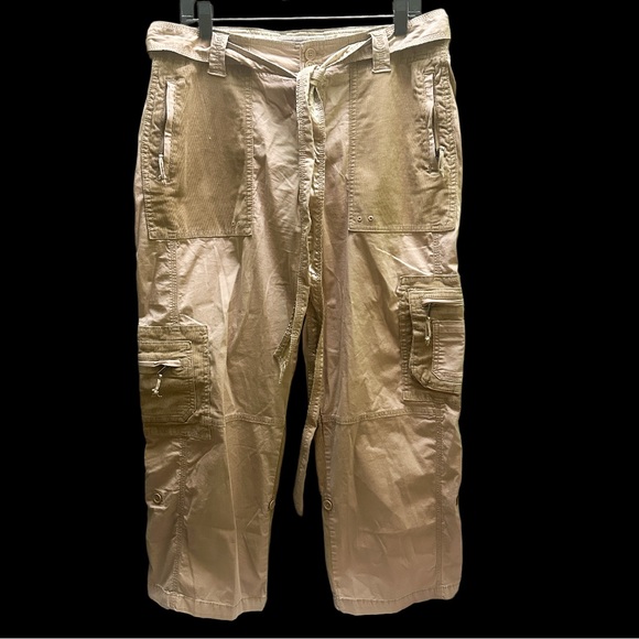 Abercrombie & Fitch  Women’s Light Tan Cargo Pants - Picture 1 of 10